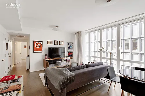 22 Renwick St #7A Photo 1