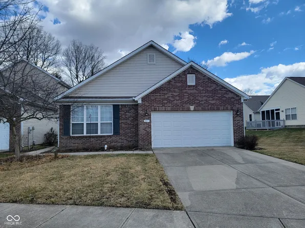 1017 Lincoln Park East Dr, Greenwood, IN 46142