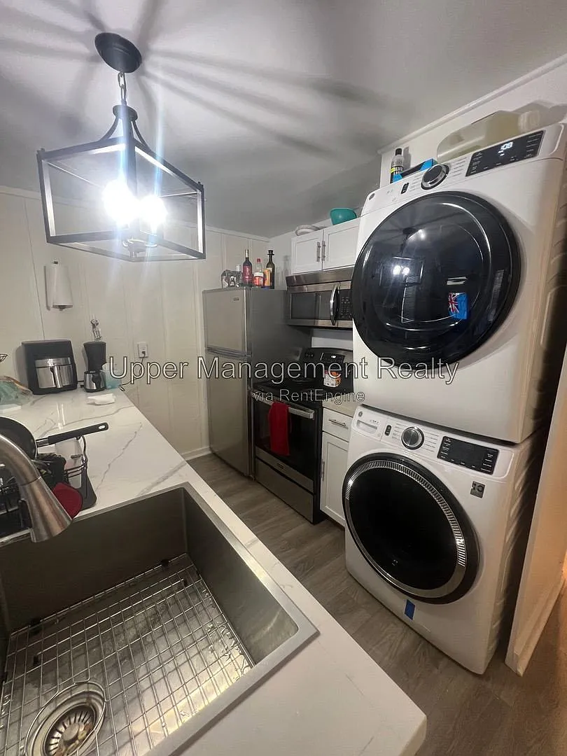2 bed, 1.0 bath, $2,200 — Photo 3