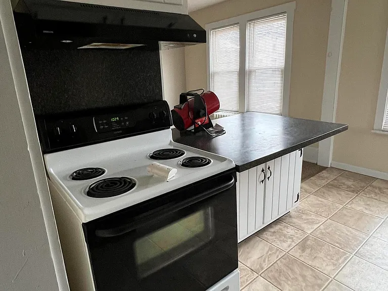 14 E Pine St #2 — Photo 7