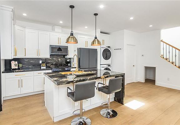 4th image of 18137 W Sunburst St