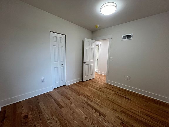 5th image of 5635-5645 Hobart St #23
