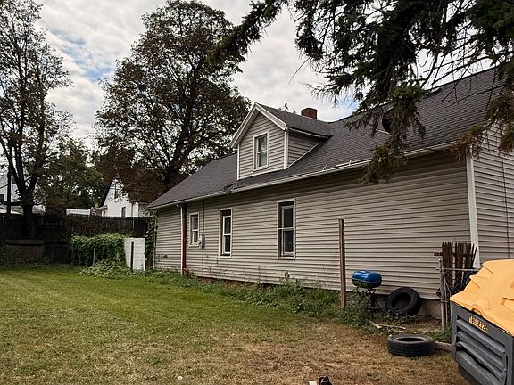 2nd image of 19 Ernst St