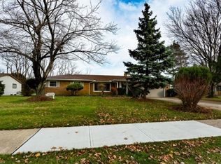 2725 Shakercrest Blvd, Beachwood, OH