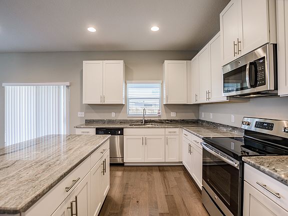 3rd image of 3125 W Napoleon Ave