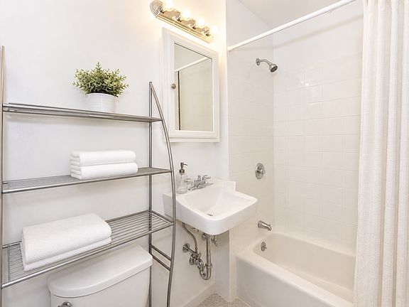 3rd image of 27-29 Glenville Ave #1