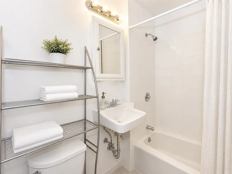 27-29 Glenville Ave #1 — Photo 3