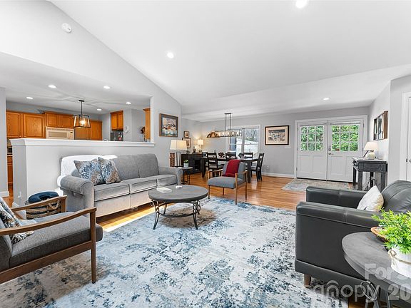 5th image of 226 Ogana Ct