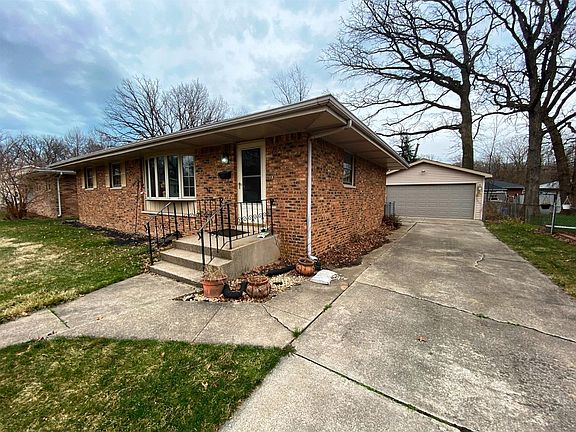 3rd image of 261 Crestwood Dr