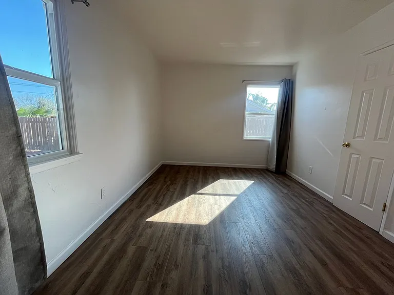 1086 Palm Ave — Photo 16