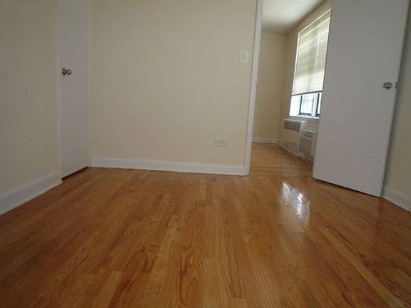 4th image of 2775 E 12th St APT 723