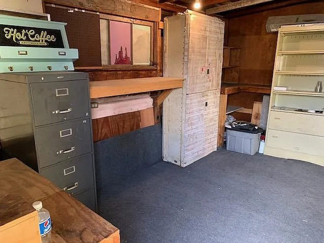 8624 Lilienthal Ave — Photo 40