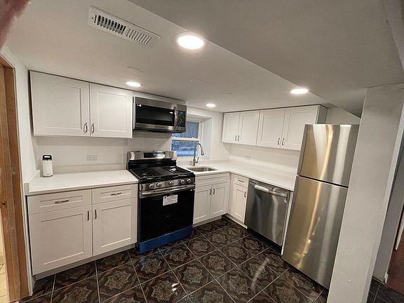 2nd image of 4221 W Melrose St #Basement