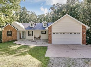 141 Clarks Pointe Dr, Hawk Point, MO 63349