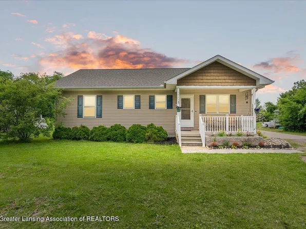 1523 S Lansing St, Saint Johns, MI 48879