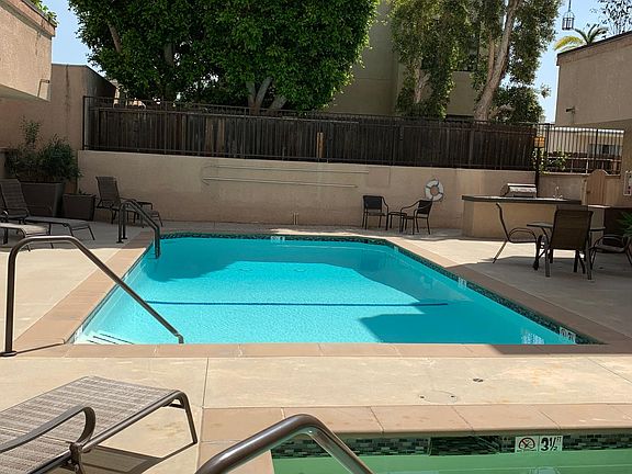 5th image of 818 S Marengo Ave APT 106