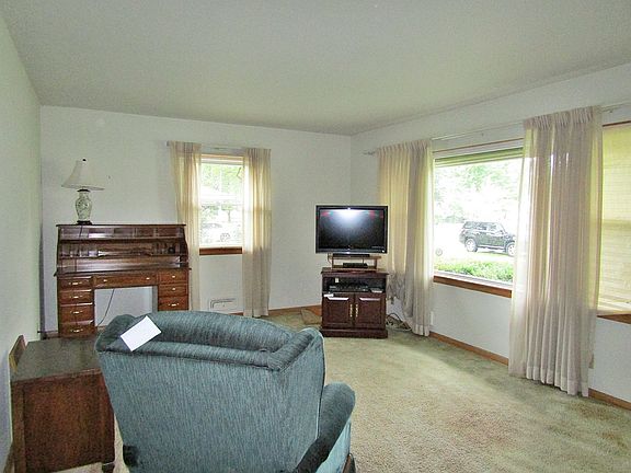 3rd image of 511 N Buell Ave