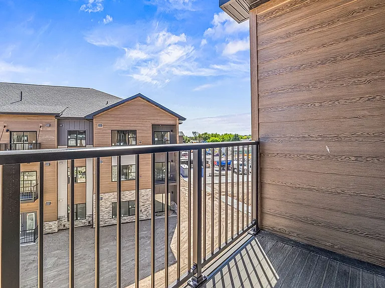 Asher Apartments - LIMITED-TIME OFFER 8 WEEKS FREE! — Photo 183