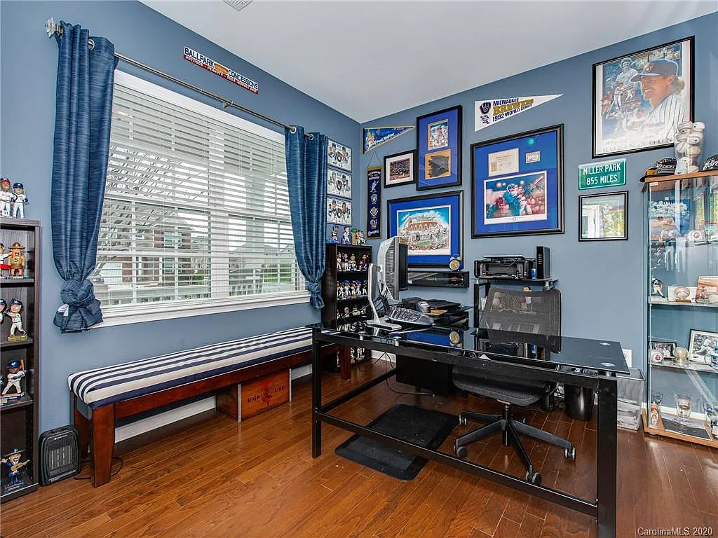 4 bed, 2737 sqft, $2,850 — Photo 4