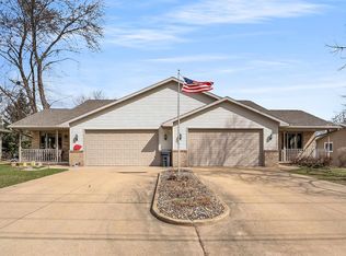 824 Lamers Rd, Kimberly, WI 54136
