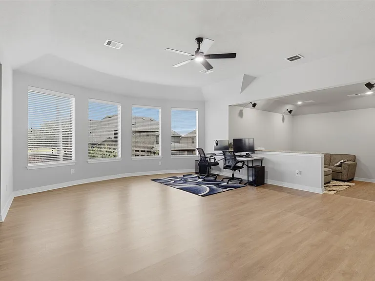 18800 N Bee Cave Springs Cir — Photo 28