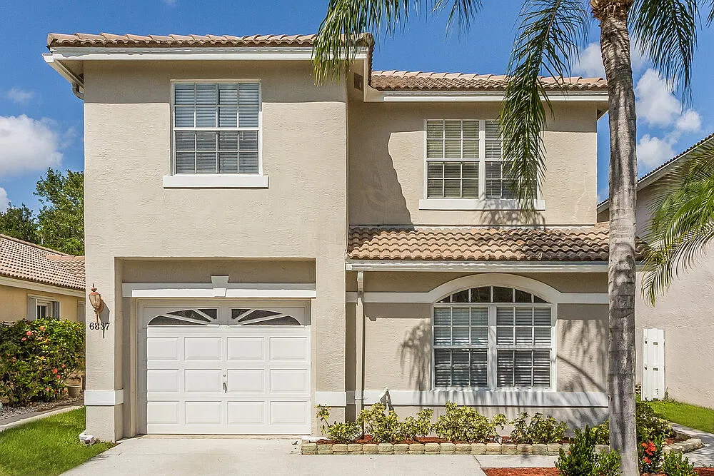 3 bed, 2.5 bath, 1810 sqft, $4,400 — Photo 1