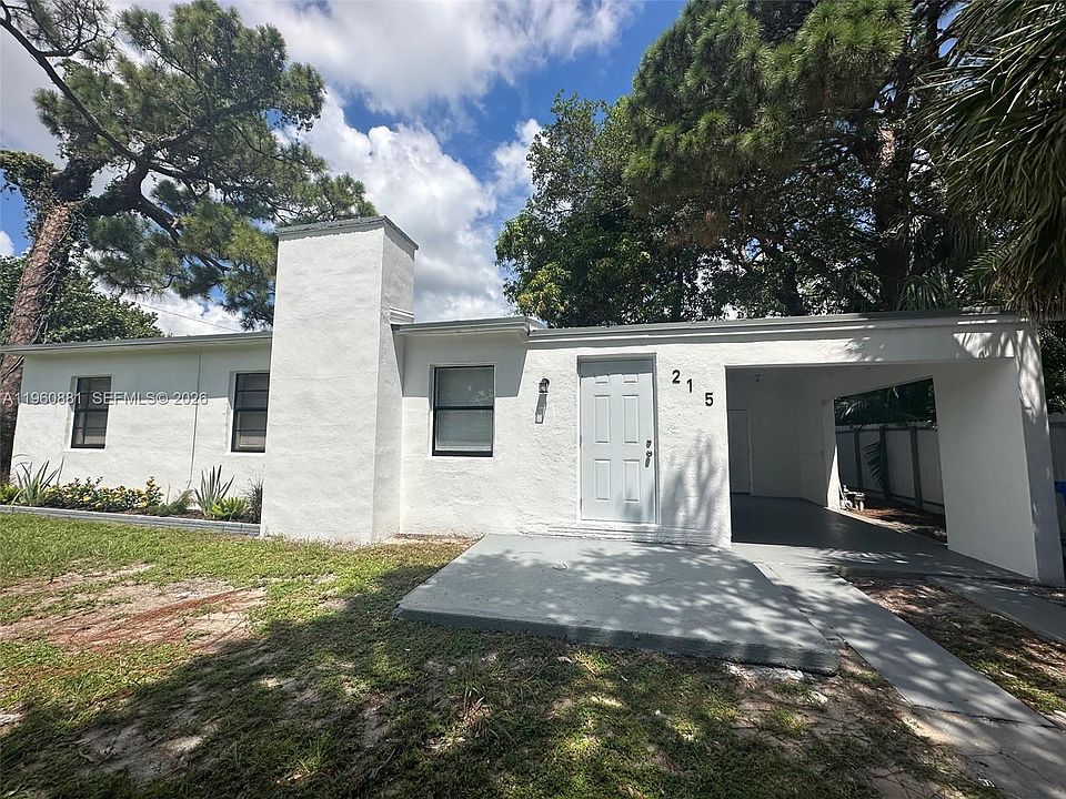 1st image of 215 SW 21st Way