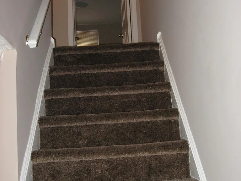 1090 Taylor Dr — Photo 12