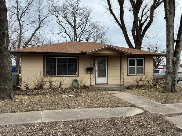 203 N 4th St, Iola, KS 66749