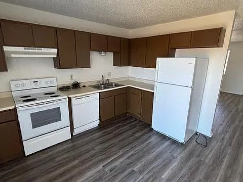 1107 Eastside Drive — Photo 4