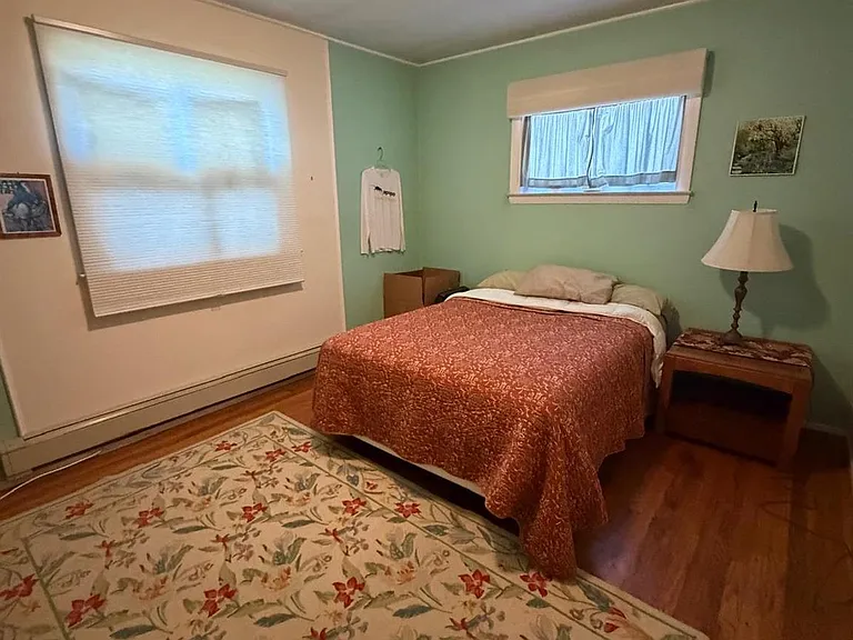 25 Surrey Ln — Photo 3