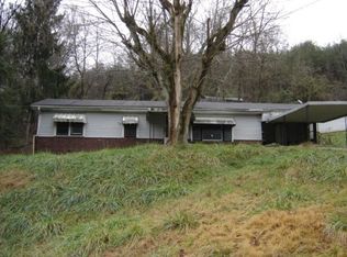 39 Hartigan Dr, Nitro, WV 25143