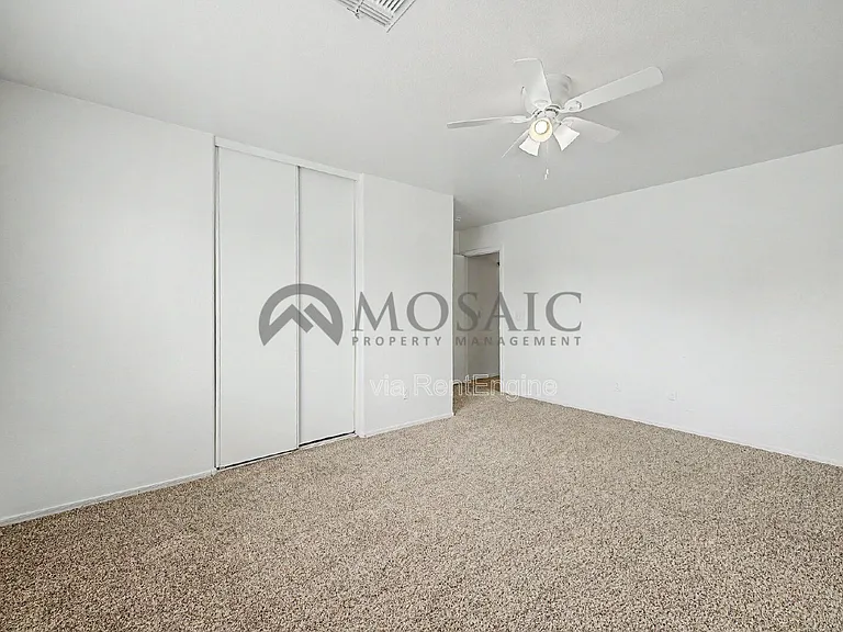 1004 E Cowboy Cove Trl — Photo 11