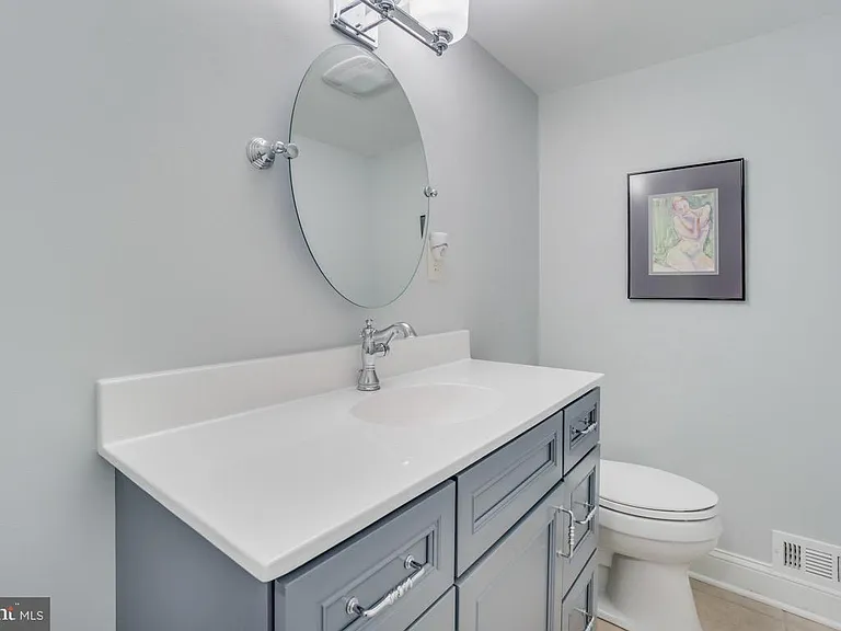 134 G St SW — Photo 16
