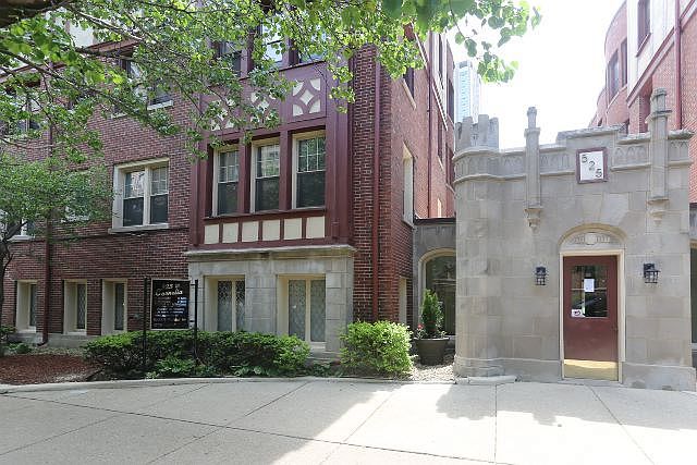 1st image of 525 W Cornelia Ave APT 1E