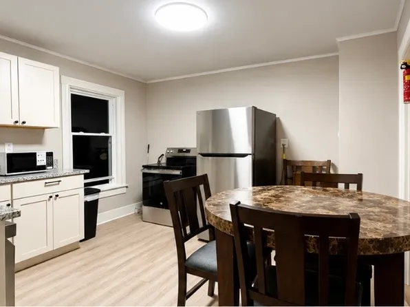 1 Dayton Pl #2, Worcester, MA 01609