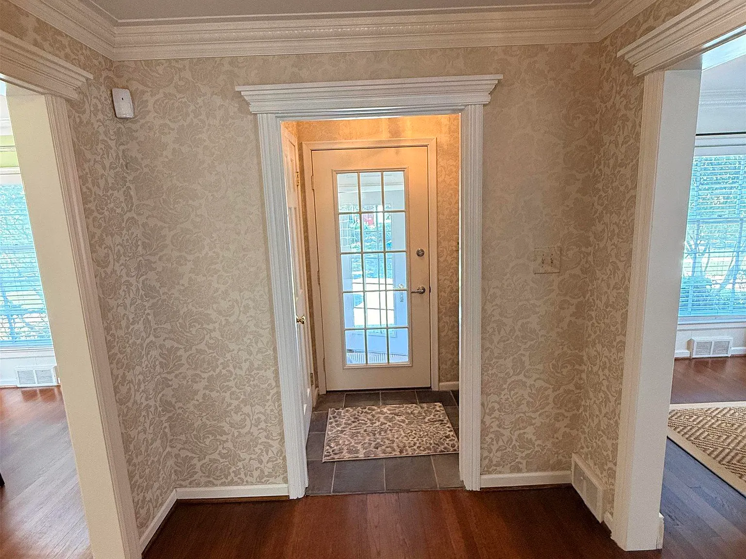 4 bed, 3.5 bath, 3500 sqft, $5,000 — Photo 3