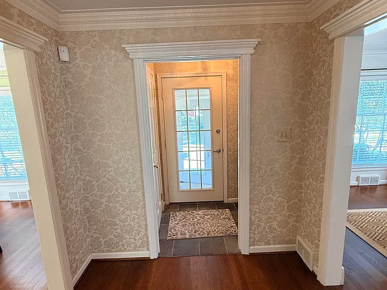 67 Stanton Ln — Photo 3