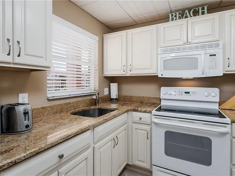 180 Turtle Lake Ct — Photo 13