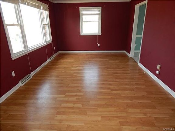 5th image of 3909 Gloucester Dr