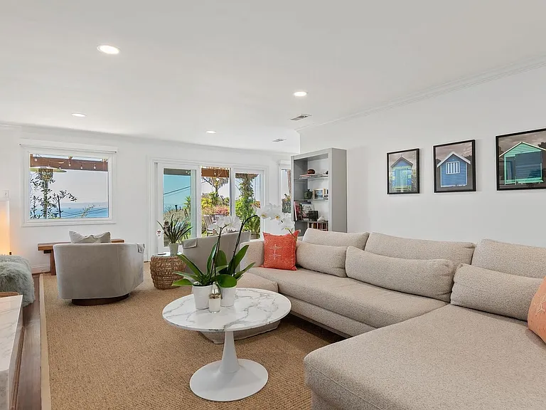 2290 Golden Gate Ave — Photo 3