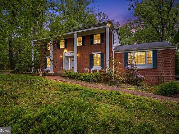 3rd image of 8545 Old Dominion Dr