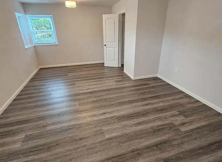 9327 Leader St — Photo 3