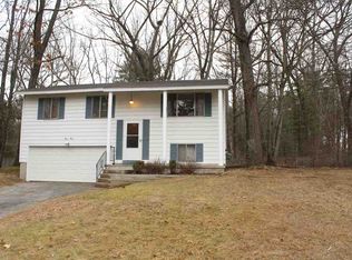 62 Quevic Dr, Saratoga Springs, NY 12866