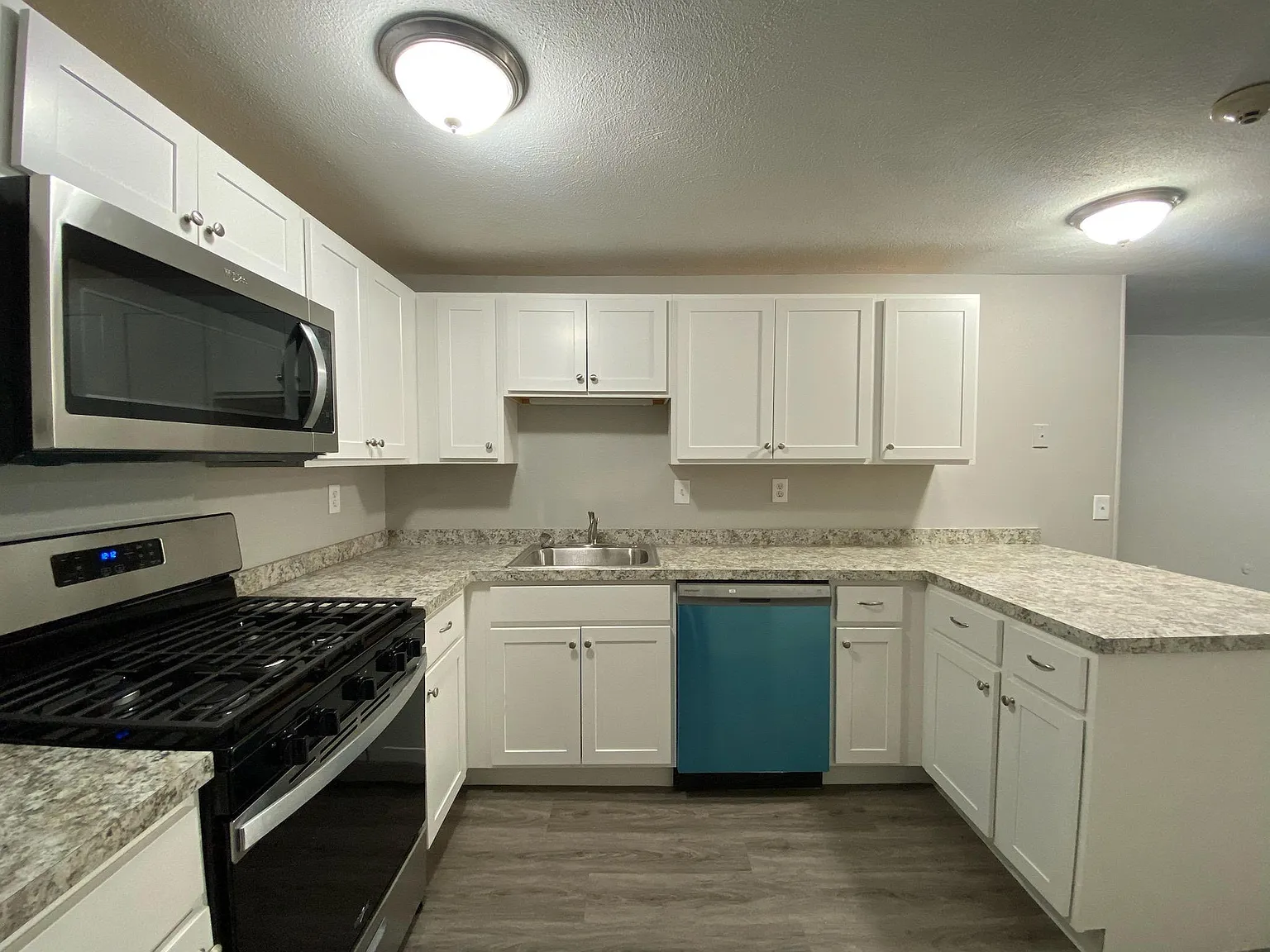 2 bed, $1,695 — Photo 1