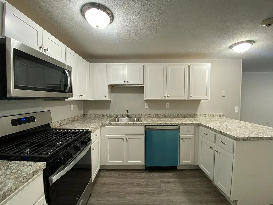 15 River St #19