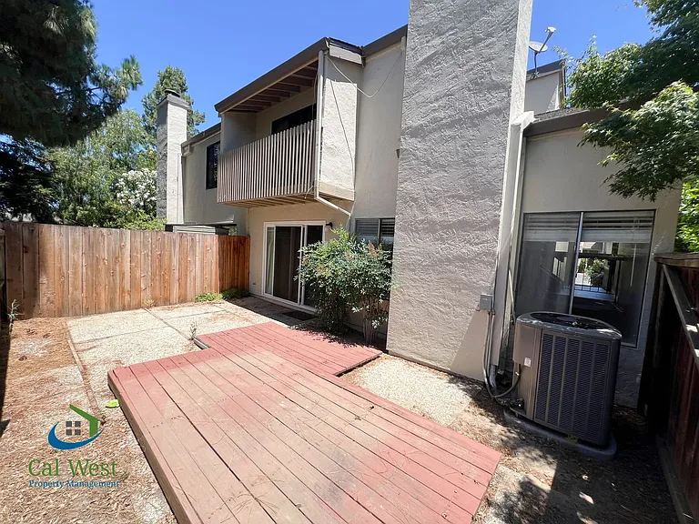 6547 Cobblestone Ct — Photo 36