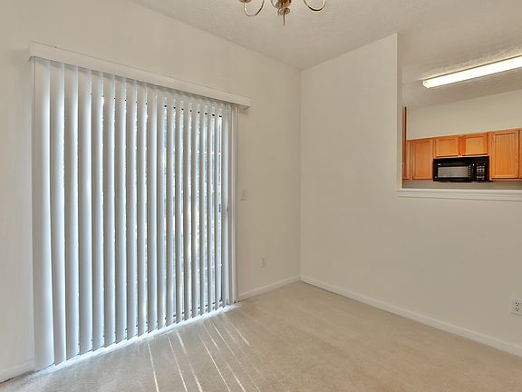 5th image of 1612 River Main Ct