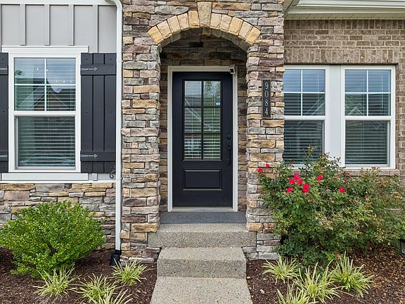 4th image of 9084 Headwaters Dr