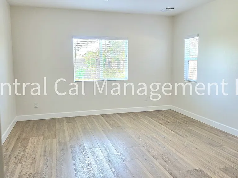 9029 Almond Creek Dr — Photo 24